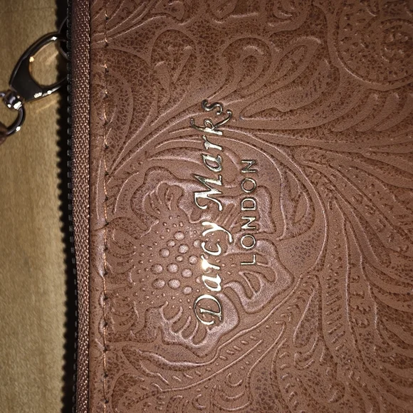 Darcy Marks Brown Leather Wristlet Clutch (PUR8) - Picture 7 of 14